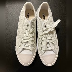 NWT Converse sneakers size 7 women
